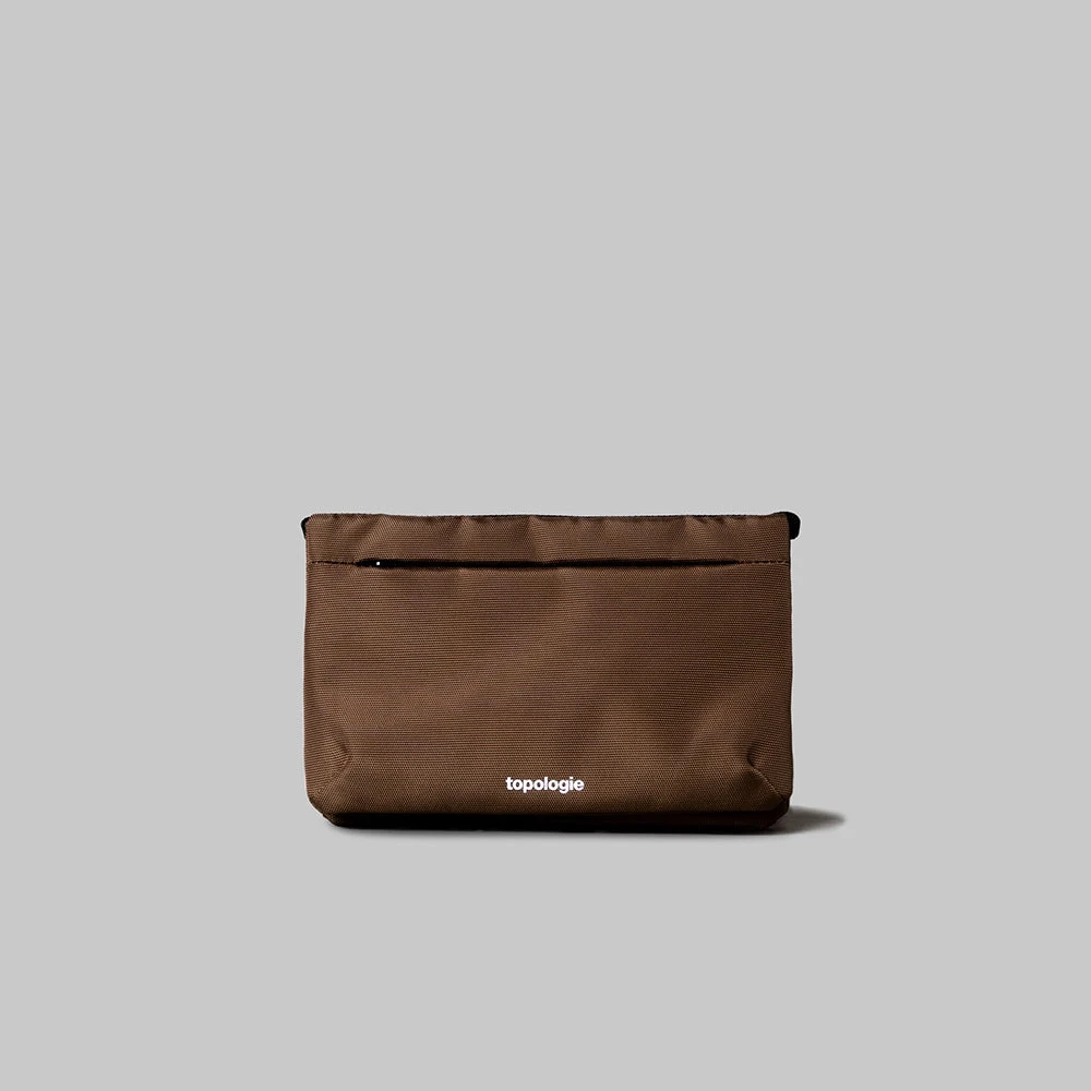 Topologie - Sacoche Plate - Marron 1 Topologie - Sacoche Plate - Marron