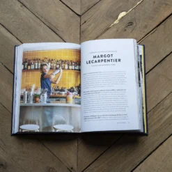 Livre - The New Parisienne 9 Livre - The New Parisienne -Décoration D'intérieur Livre bleu 4