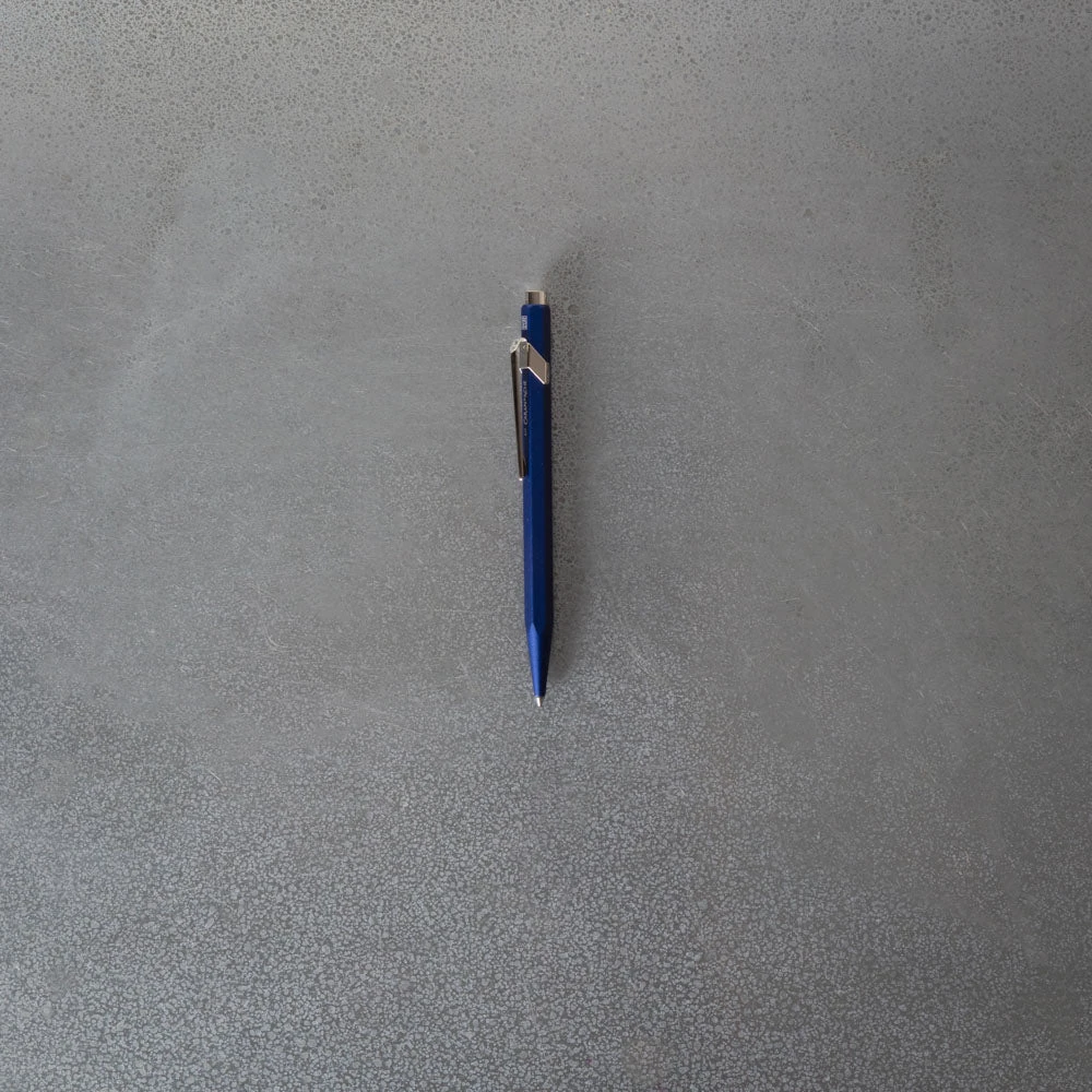 Stylo Bille 849 COLORMAT-X - Bleu - Caran D'Ache 3 Stylo Bille 849 COLORMAT-X - Bleu - Caran D'Ache – Image 3