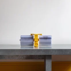 Horloge à Bascule MoMA Flipping Out NY Jaune 6 Horloge à Bascule MoMA Flipping Out NY Jaune -Décoration D'intérieur PACKSHOT 220920235261