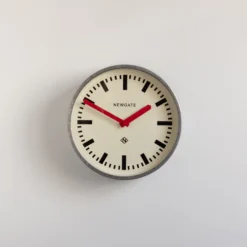 Horloge Murale Galvanisée The Luggage - Aiguilles Rouges