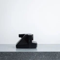 Appareil Photo Retro Polaroid Now + - Noir -Décoration D'intérieur PACKSHOT MERCI STUDIO111 210320230164