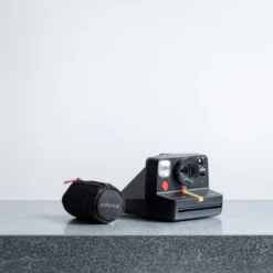 Appareil Photo Retro Polaroid Now + - Noir -Décoration D'intérieur PACKSHOT MERCI STUDIO111 210320230168