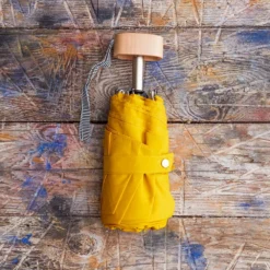 Petit Parapluie Bois - Jaune 5 Petit Parapluie Bois - Jaune -Décoration D'intérieur PARAPLUIE COMPACT BOIS JAUNE 3