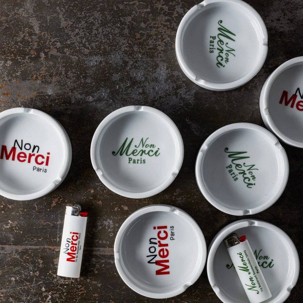 Cendrier - Rouge "Rive Droite" - Non Merci 2 Cendrier - Rouge "Rive Droite" - Non Merci – Image 2