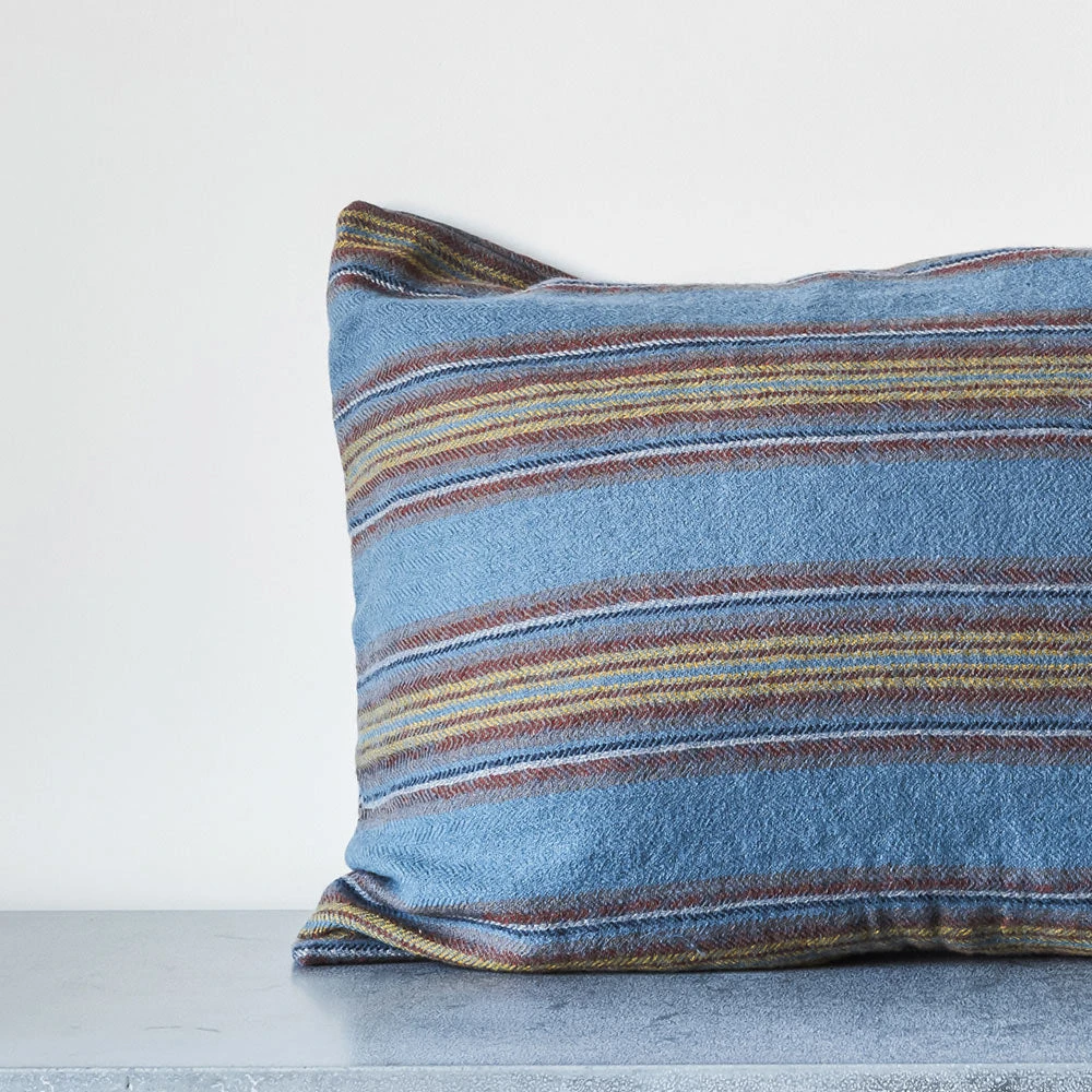 Coussin à Carreaux N°69 - Fond Bleu - Moismont 3 Coussin à Carreaux N°69 - Fond Bleu - Moismont – Image 3