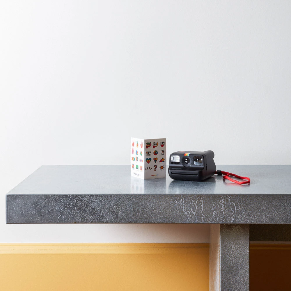 Polaroid Go Black 1 Polaroid Go Black