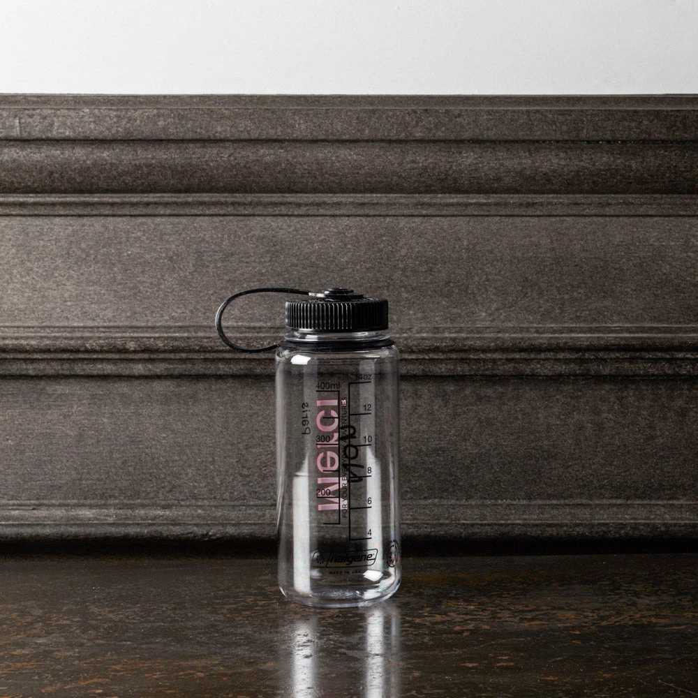 Gourde Transparente - Rouge "Rive Droite" - Non Merci 3 Gourde Transparente - Rouge "Rive Droite" - Non Merci – Image 3