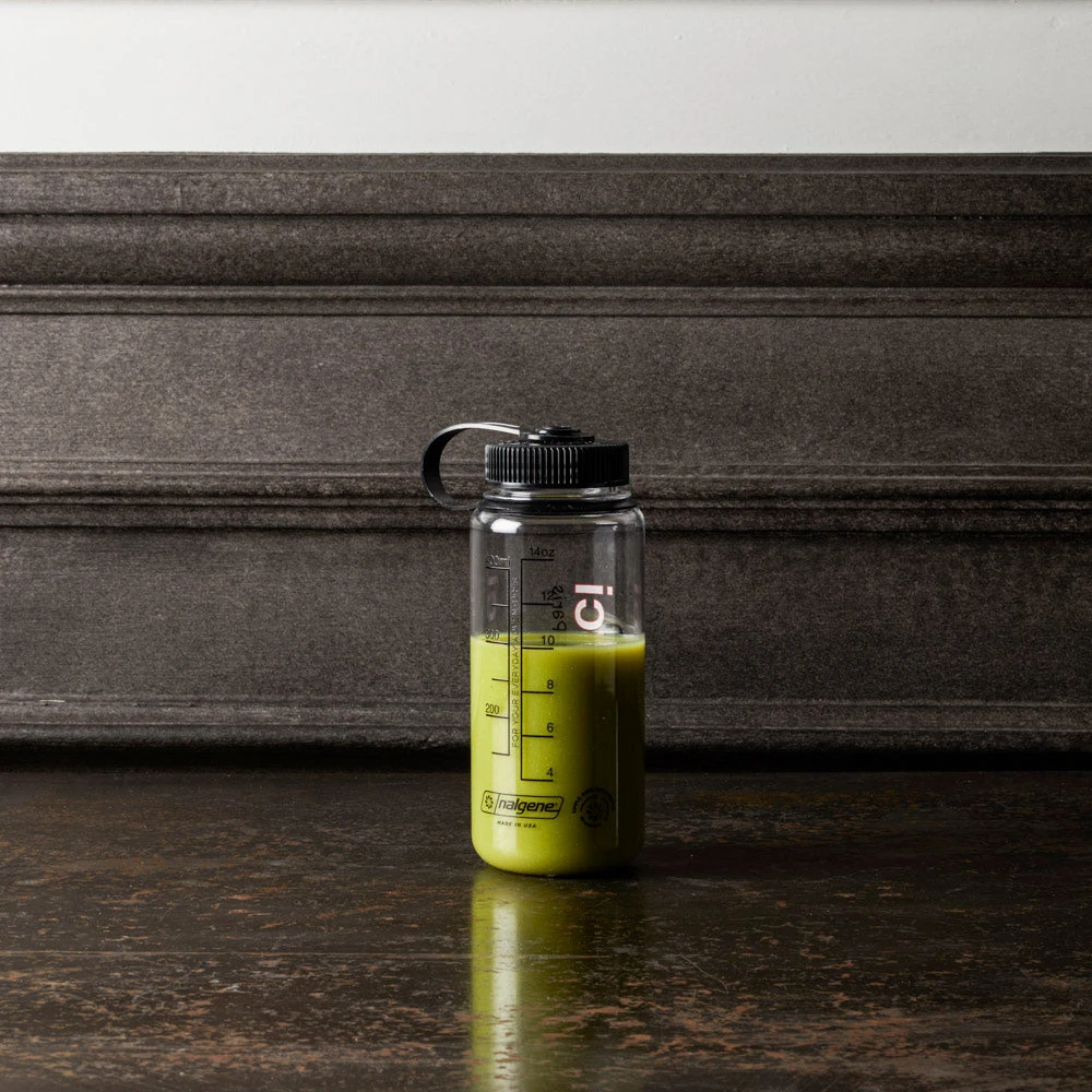 Gourde Transparente - Rouge "Rive Droite" - Non Merci 2 Gourde Transparente - Rouge "Rive Droite" - Non Merci – Image 2