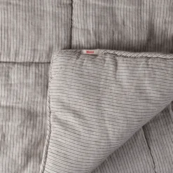 Édredon En 100% Lin Lavé - Rayures Brun Posillipo 9 Édredon En 100% Lin Lavé - Rayures Brun Posillipo -Décoration D'intérieur packshot EL AH234791 81b5950f b4fa 4e0e 8f10 acd376fe9e93