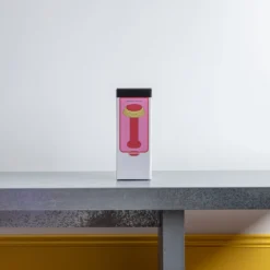 Lampe Portable Rechargeable - Rouge Jaune - Sowden -Décoration D'intérieur packshot merci 190320233100