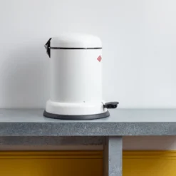 Poubelle De Salle De Bain Baseboy 8L - Blanc Mat -Décoration D'intérieur packshot plusplus 22062023 MERCI0104