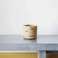 Panier En Raphia - Traits Noirs